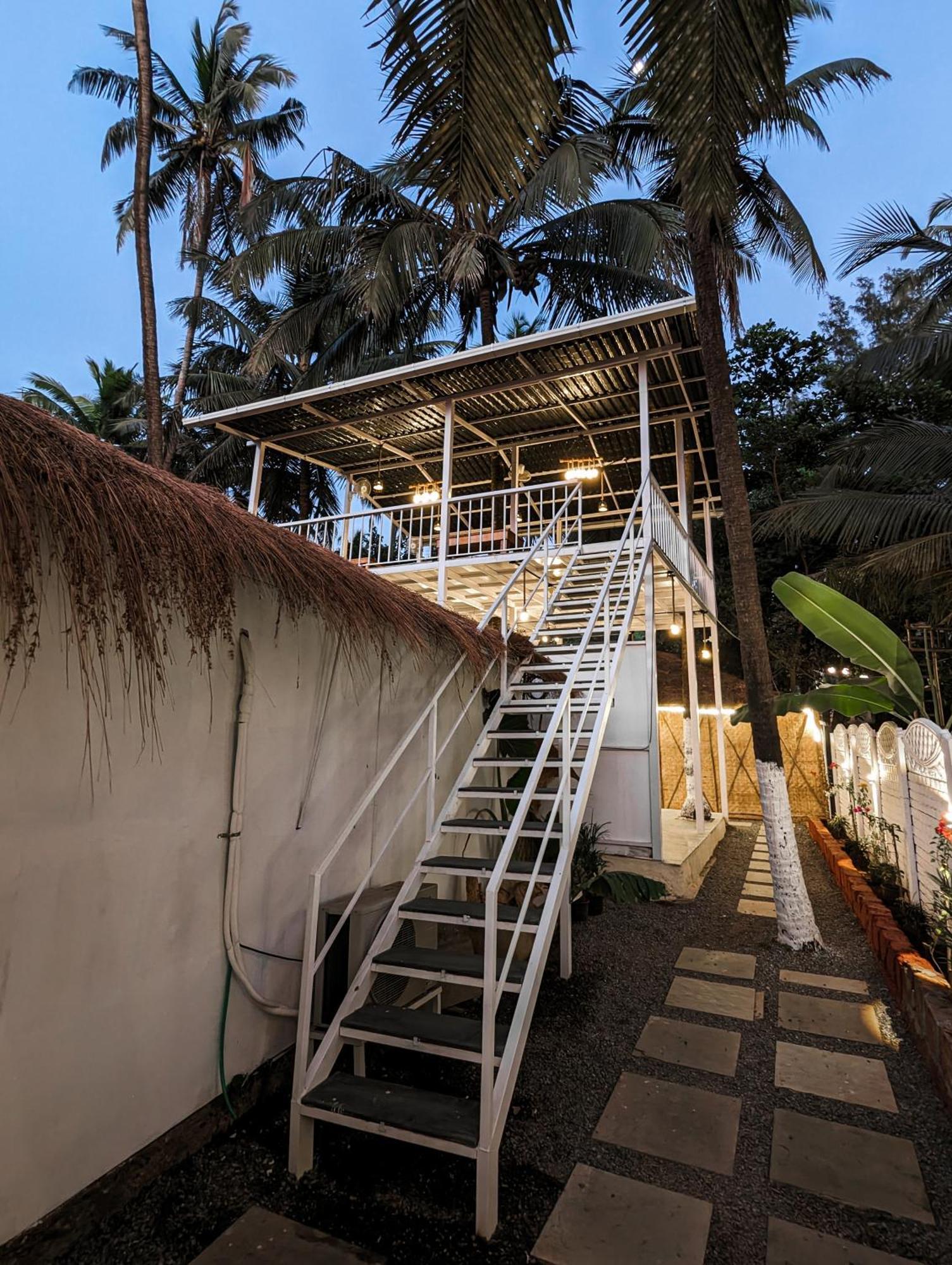 Aqua Beach Stays Ashwem 만드렘 외부 사진