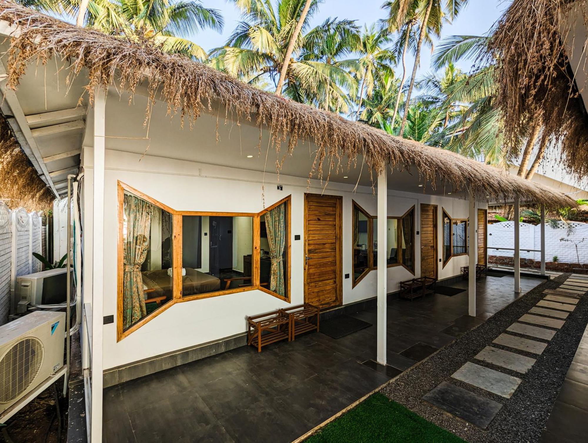 Aqua Beach Stays Ashwem 만드렘 외부 사진