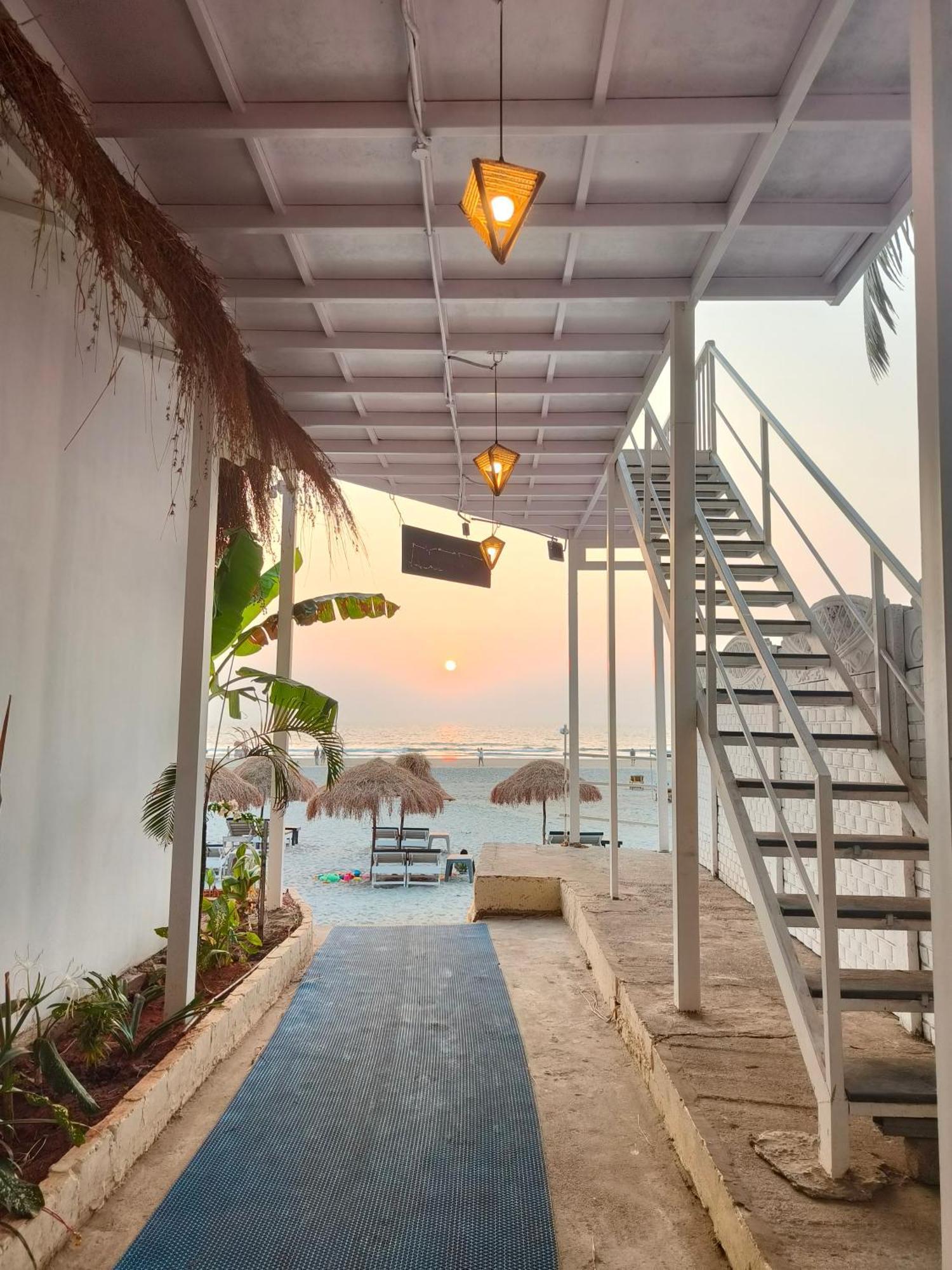 Aqua Beach Stays Ashwem 만드렘 외부 사진