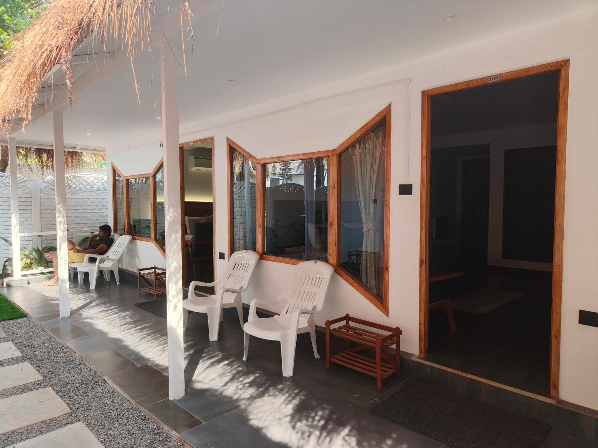 Aqua Beach Stays Ashwem 만드렘 외부 사진