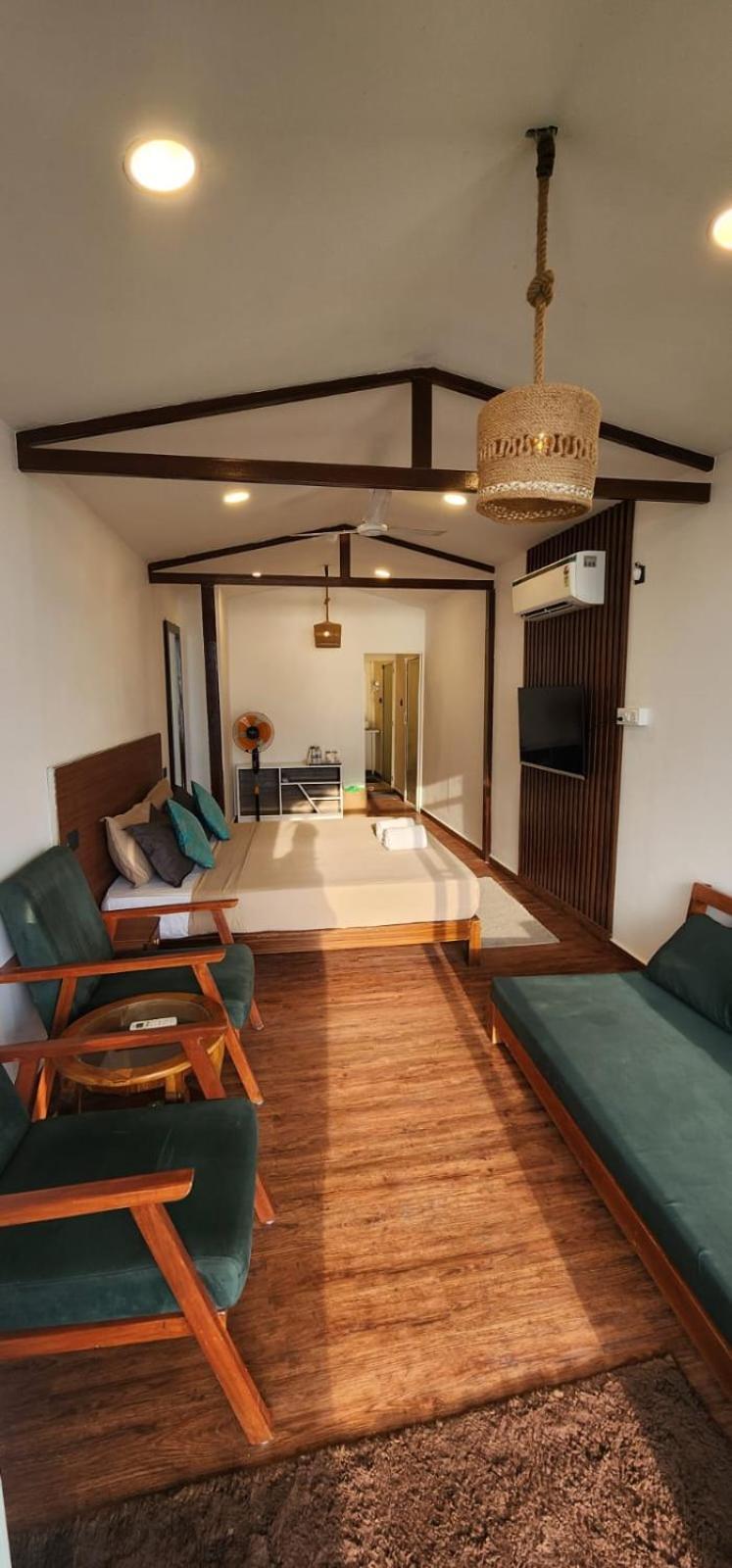 Aqua Beach Stays Ashwem 만드렘 외부 사진